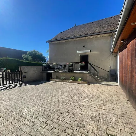 O'versannes Vakantiehuis Mayres